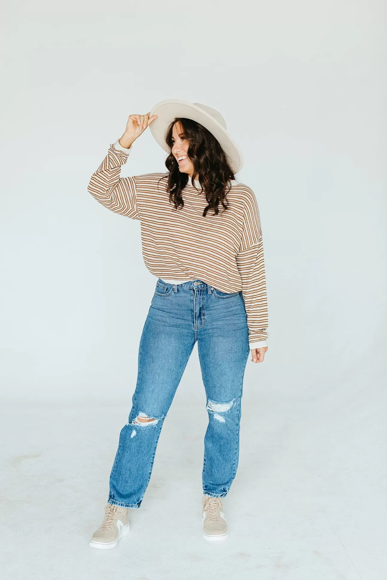 Mona Mom Jeans | August Cloth Best Sale